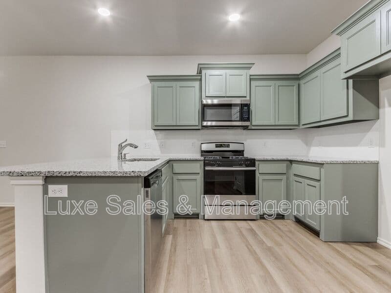 El Reno House: 1515 Pavy Parkway