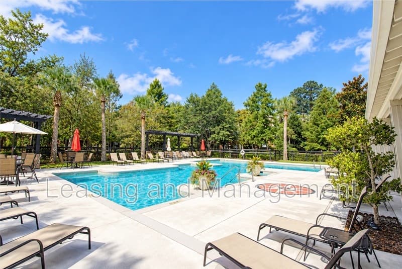 Mount Pleasant Condo: 1807 Basildon Road