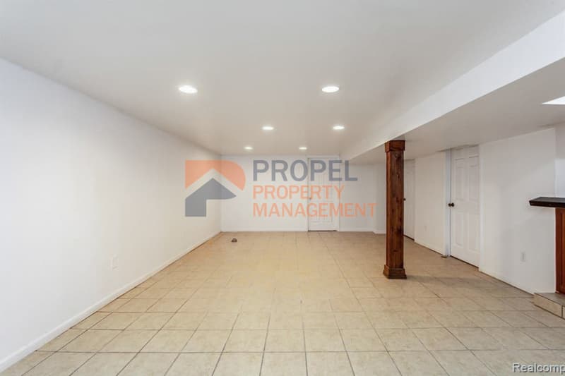 Van Buren House: 10117 Hamilton Street