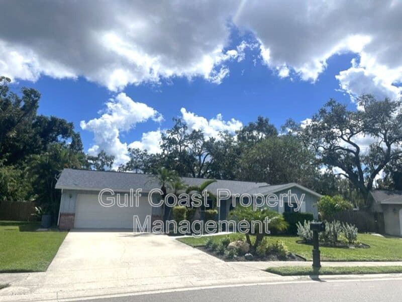 Sarasota House: 3737 Kingswood Dr