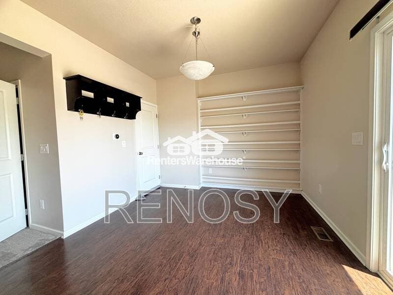 Waukee Townhome: 52 SE Booth