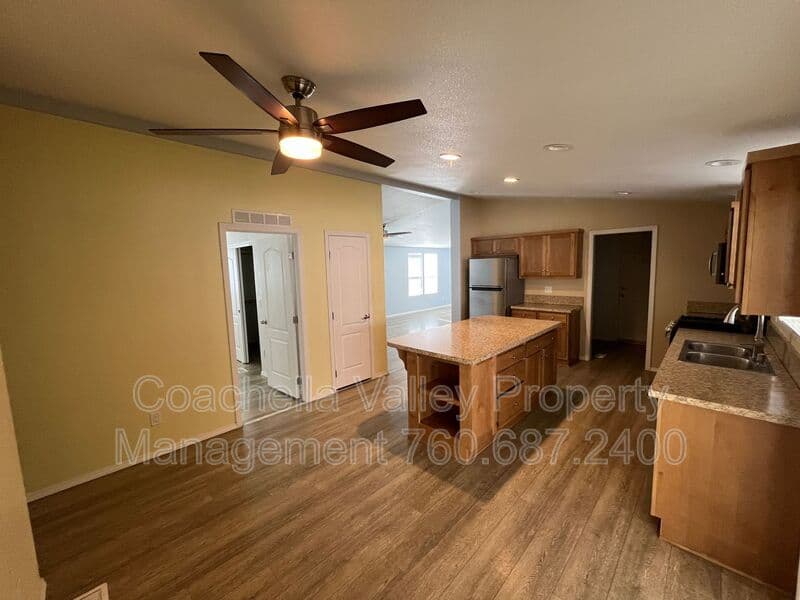 Desert Hot Springs House: 15300 Palm Dr