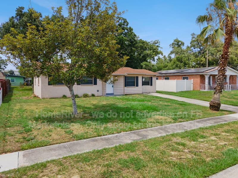Brandon House: 712 Clayton St