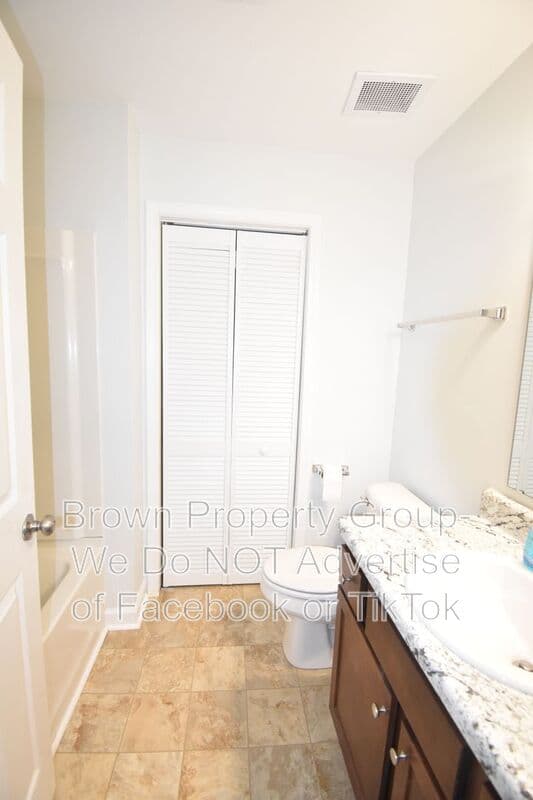 Fayetteville House: 1816 Tryon Dr