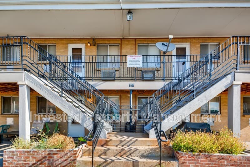 Littleton Condo: 257 E Powers Ave