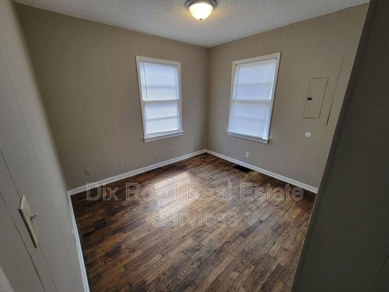 Fairfield Township House: 2029 Pater Avenue
