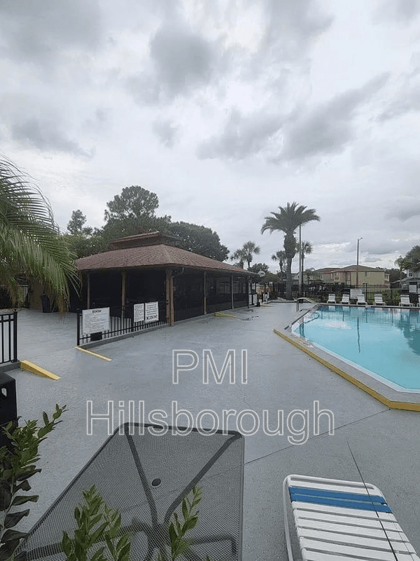 Brandon House: 914 Burlwood Street