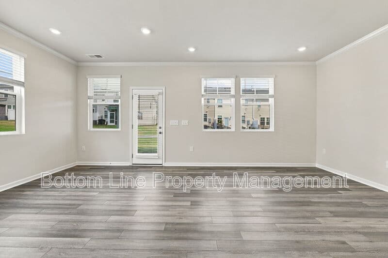 Durham Townhome: 5811 Woodlawn Dr