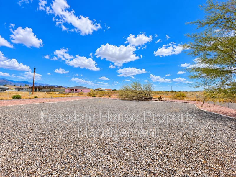 Pahrump House: 701 Mount Charleston Drive