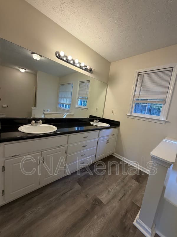 Woodstock House: 508 Brooksdale Dr