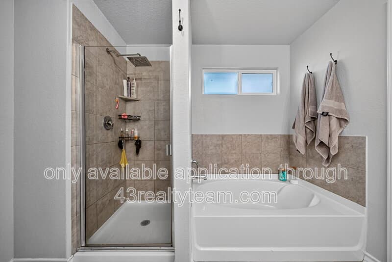 San Antonio House: 15562 Gray Catbird