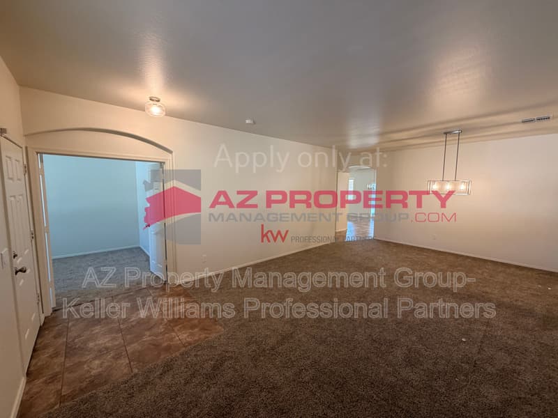 Buckeye House: 24733 W Vista Norte St