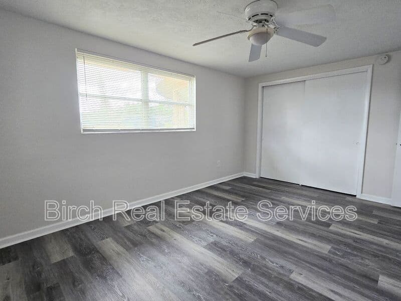 Holiday House: 3545 Nixon Rd