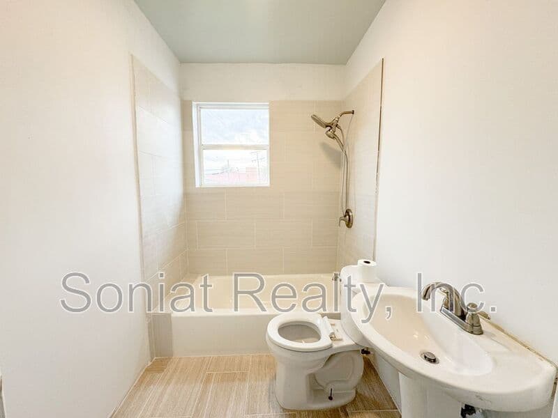 New Orleans Condo: 3433 LaSalle St.