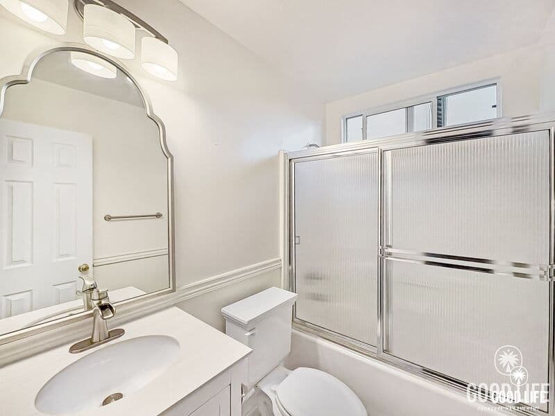 Oceanside House: 1124 Brighton Dr