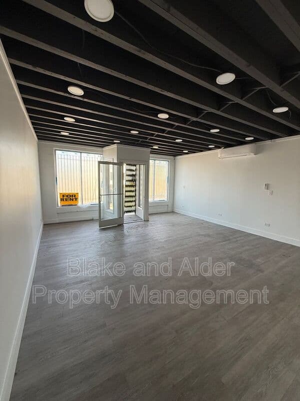 Portland House: 3554 NE SANDY BLVD