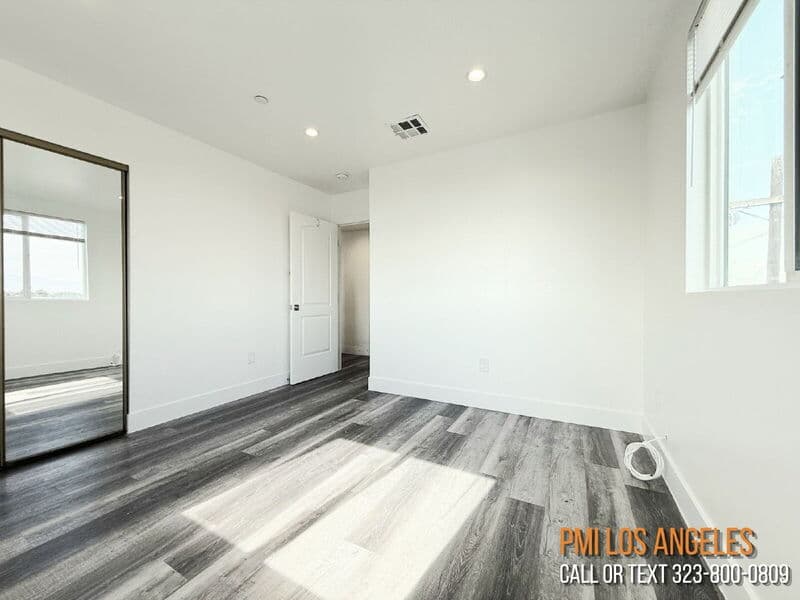 Los Angeles Condo: 2855 1/2 Cincinnati