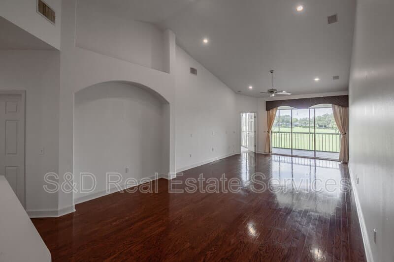 Lakeland Condo: 447 Enclave Place