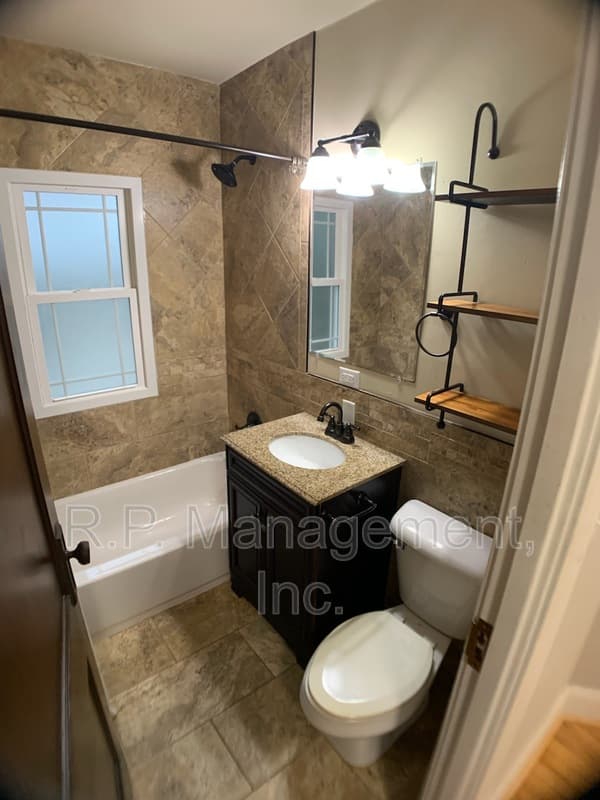 Saint Paul Condo: 1150 Central Ave W