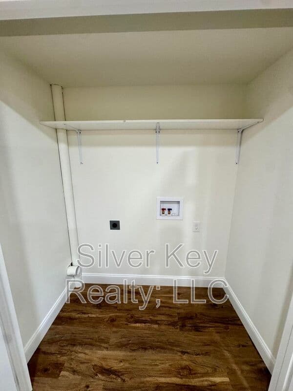 Athens Townhome: 320 Million Street