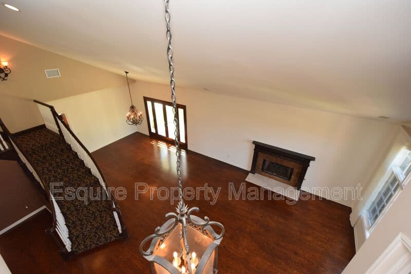 LAKE SHERWOOD House: 1674 BUSHGROVE CT