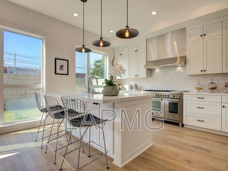 Los Angeles House: 6016 Comey Ave