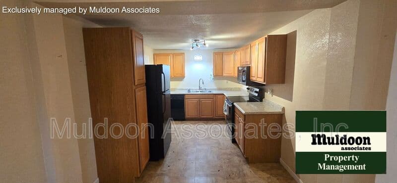 Pueblo House: 2615 Lambert Ave