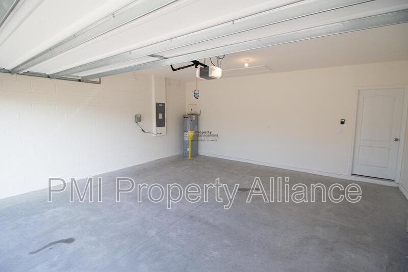 Davenport House: 908 Brooklet Dr