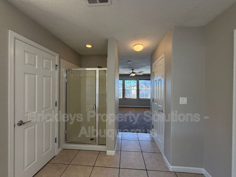 Rio Rancho House: 418 Paseo Roja Pl NE