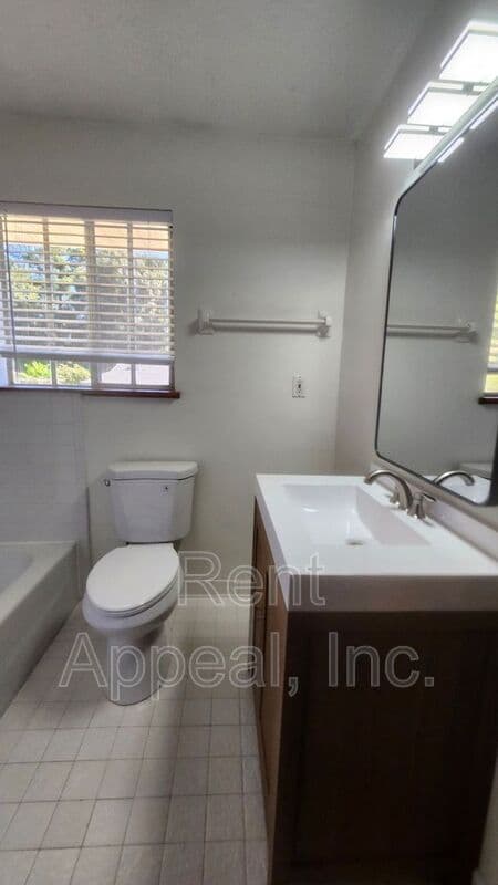 Lawrenceville House: 2023 Poplar Rdg