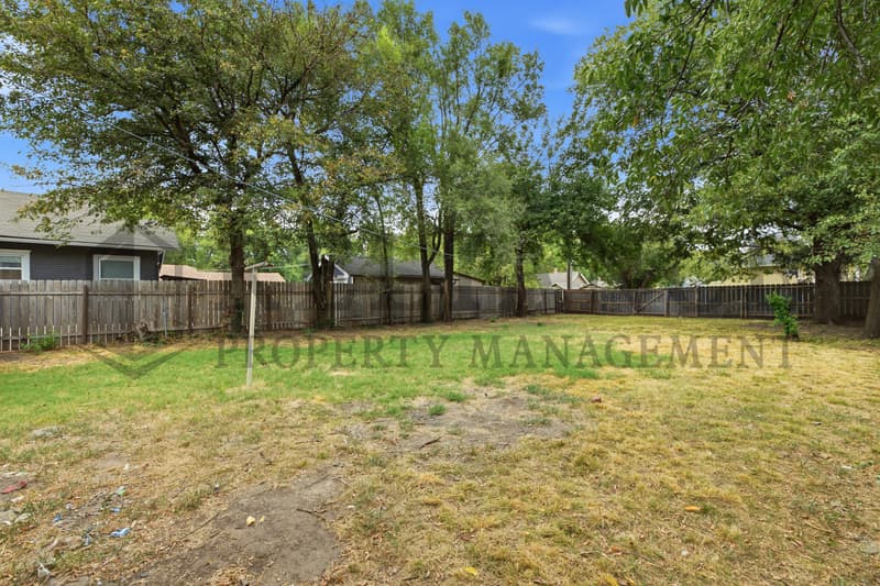 Wichita House: 1434 South Laura Avenue