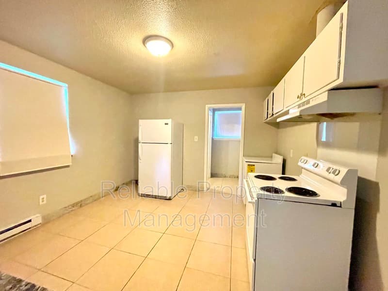 Selma Condo: 606 Winston Circle
