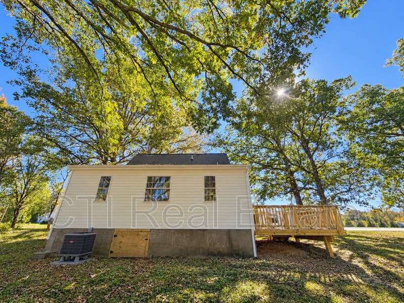 Spotsylvania House: 6614 Partlow Rd