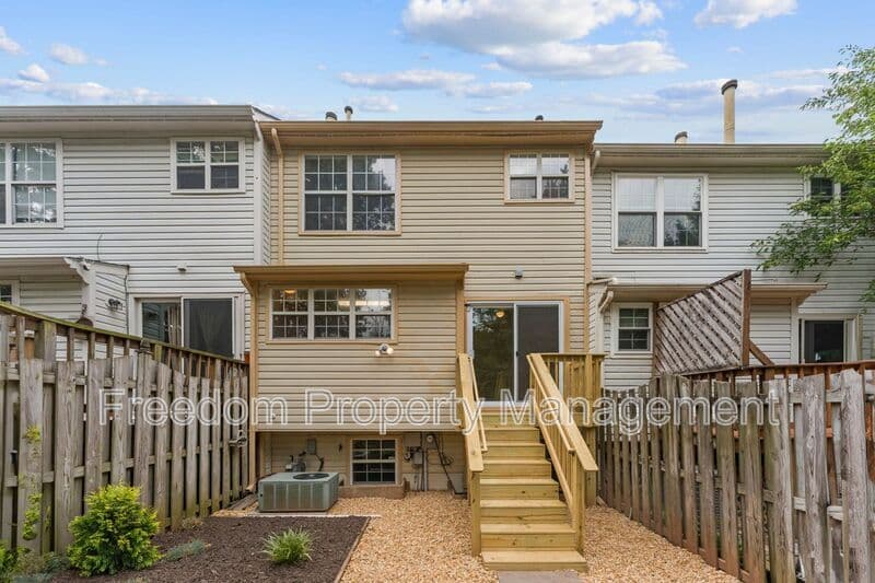 Manassas Townhome: 8644 Sanderling Dr