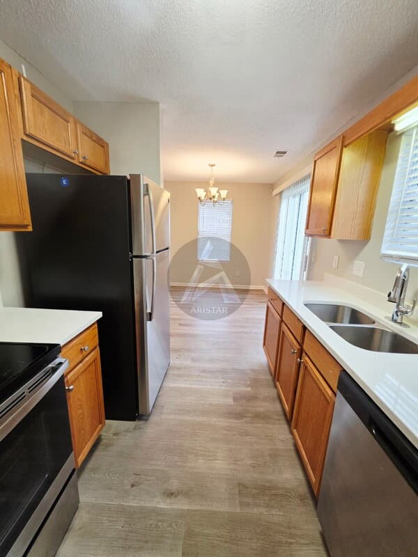 Cartersville House: 102 Westside Chase Southwest