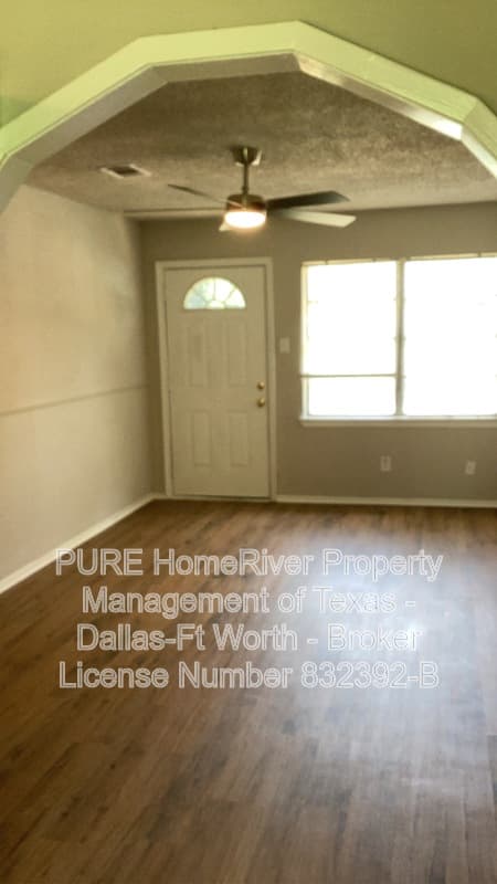 Euless House: 102 Travis Dr