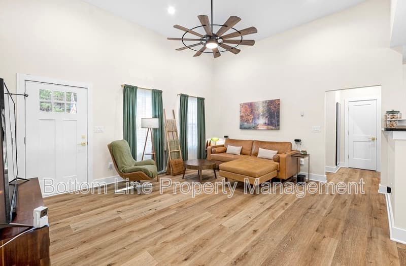 Crouse House: 2462 Shoal Rd
