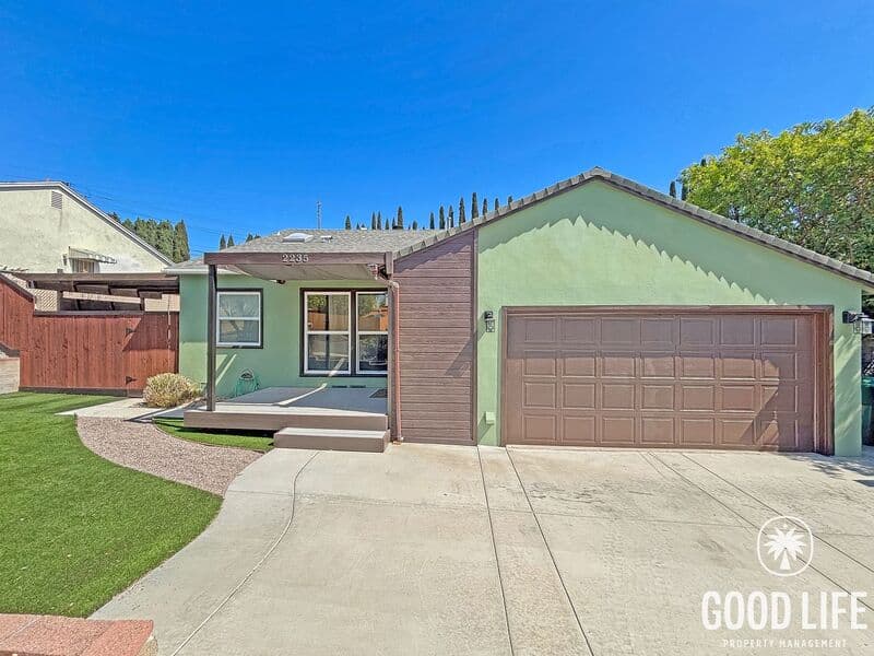 San Diego House: 2235 Midvale Dr