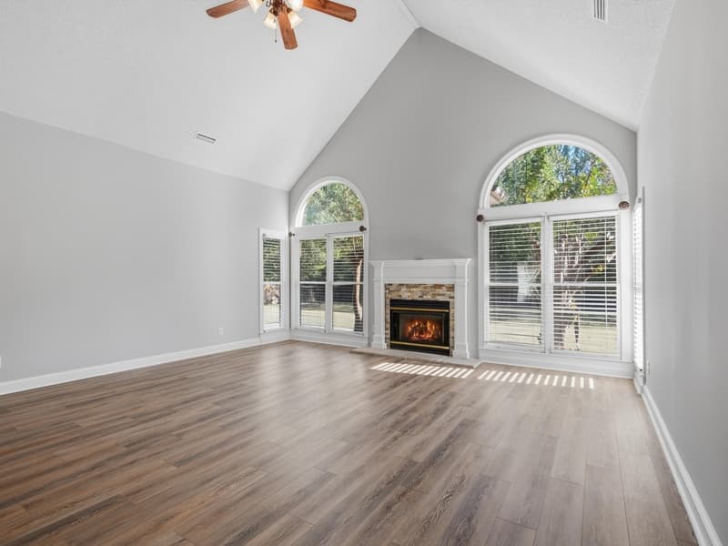 Madison House: 213 Pointe Verde Circle