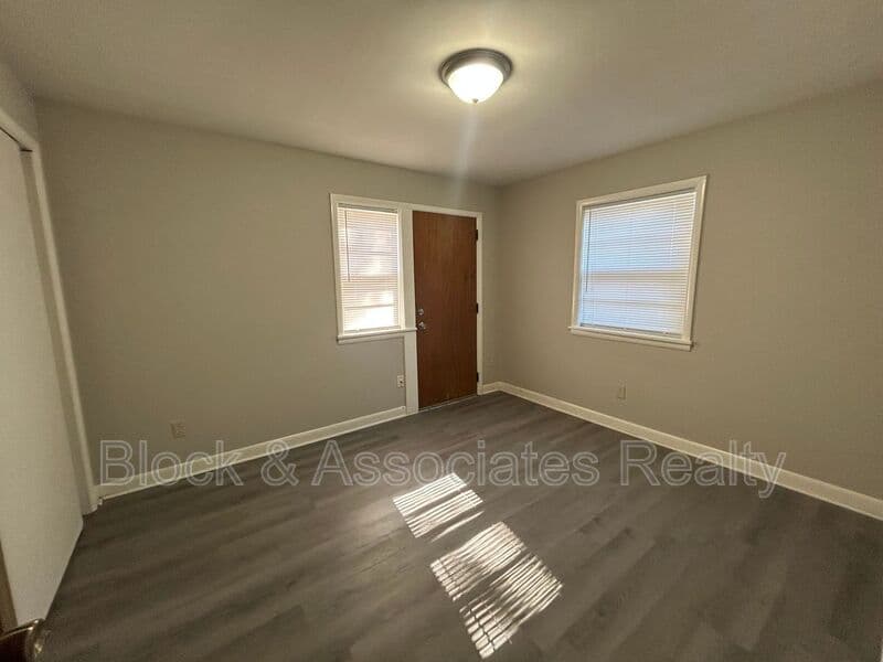 Kernersville Condo: 834 Graves St.