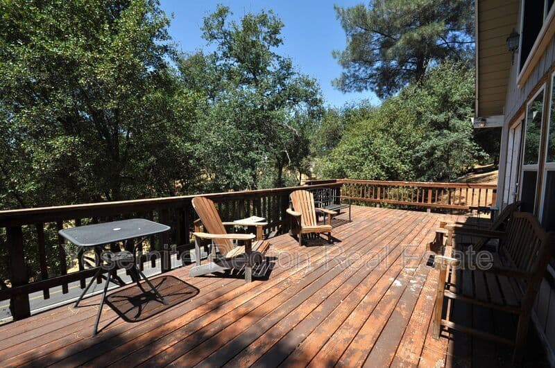 Groveland House: 20415 Pine Mountain Drive