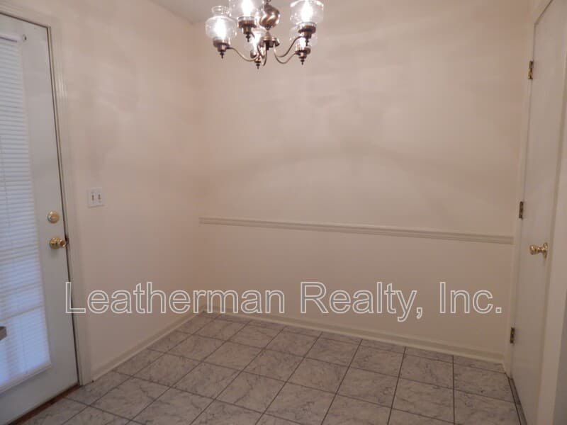Florence Condo: 738-E Coventry Lane