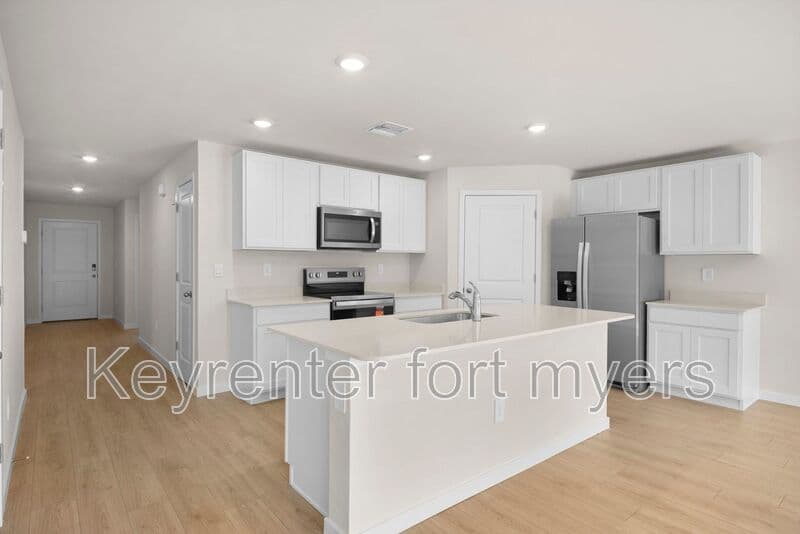 Cape Coral House: 914 SW 33rd Terr