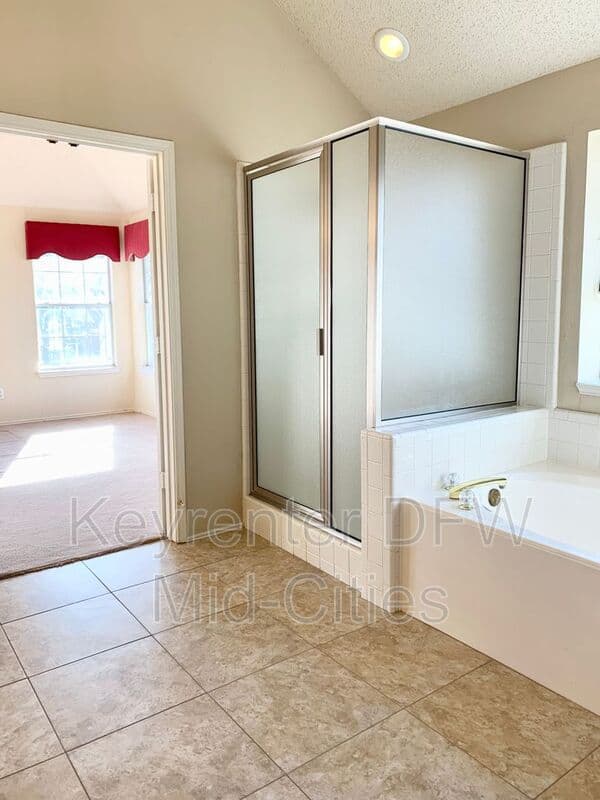 Plano House: 2320 Kittyhawk Drive