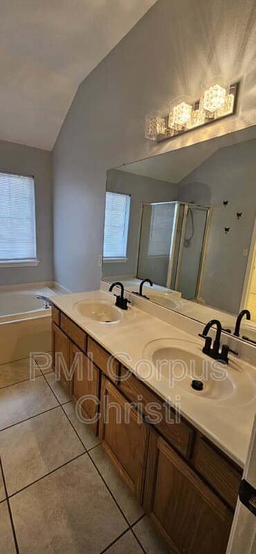 Corpus Christi House: 6014 Lipes Boulevard