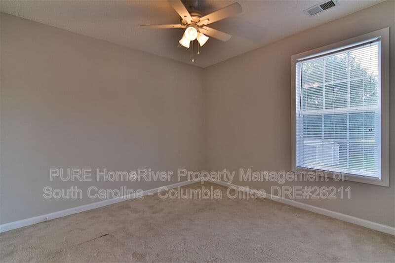 Elgin House: 20 Sugar Maple Ct
