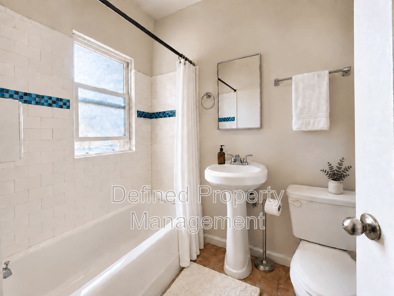 Los Angeles (Koreatown) Condo: 715 S. St.Andrews Place