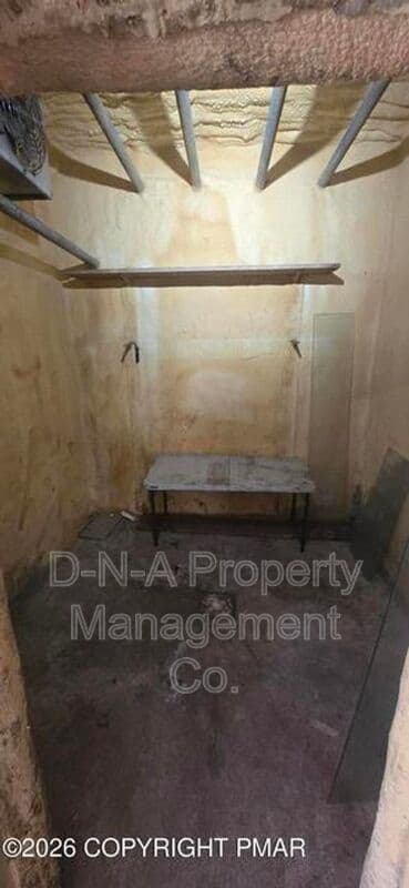 East Stroudsburg House: 135 Little Creek Lane