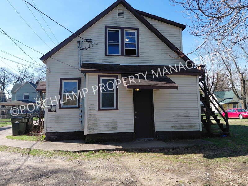 Muskegon Condo: 216 West Grand Avenue