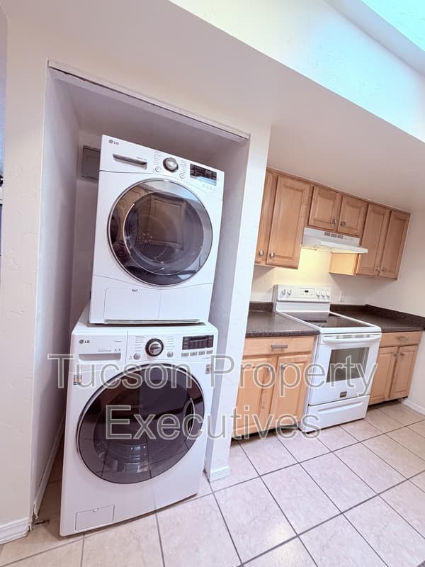 Tucson Condo: 455 West Kelso Street